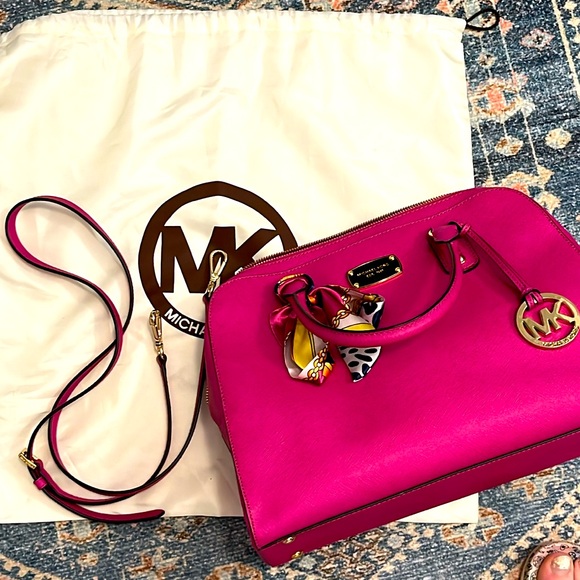 Michael Kors Fuscia / Satchel w/ Twillie, Crossbody Strap & Dustbag. - Picture 9 of 12